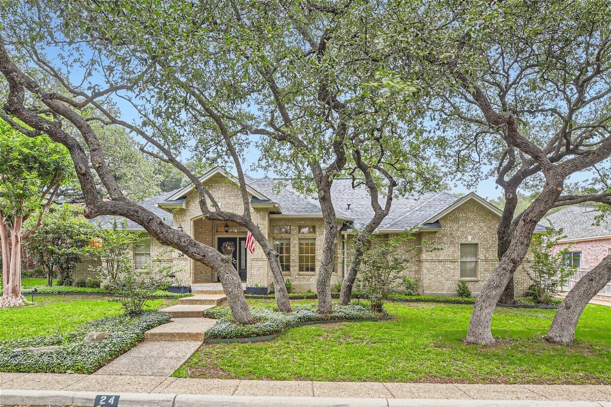 Primary Photo - Gorgeous single story home with a POOL!!