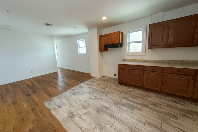 Foto del edificio - 1418 Mattison Ave