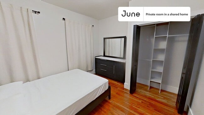 Foto del edificio - Room in Shared 5 bed/2 bath home