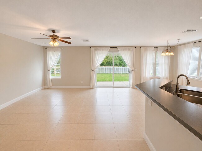 Building Photo - 136 Pine Arbor Cir
