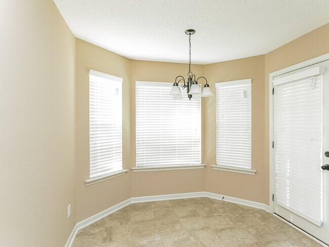 Building Photo - 7957 Gardendale Dr