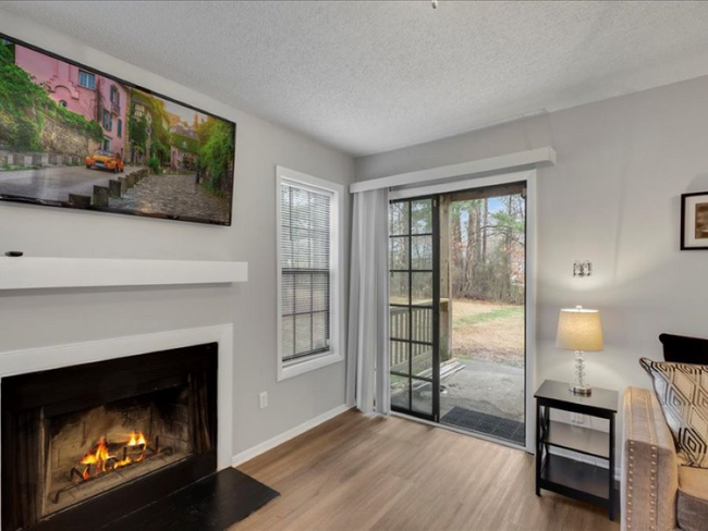 Foto del edificio - 3804 Chimney Ridge Pl