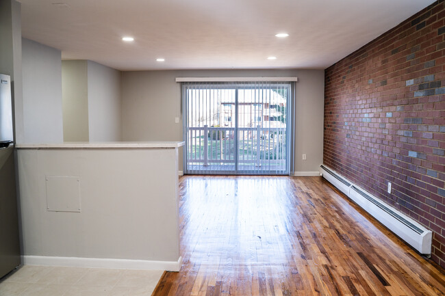 Sala de estar del apartamento de 2 habitaciones - Kenmore Apartments