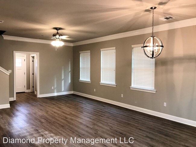Building Photo - 3 br, 2.5 bath House - 606 Perfect Place