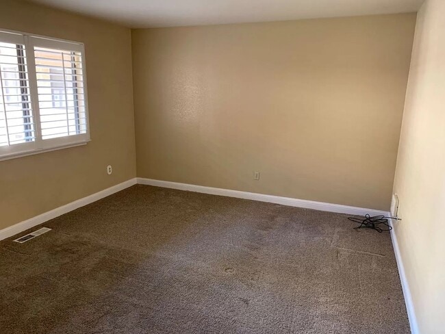 Bedroom - 2223 Renwick Ln