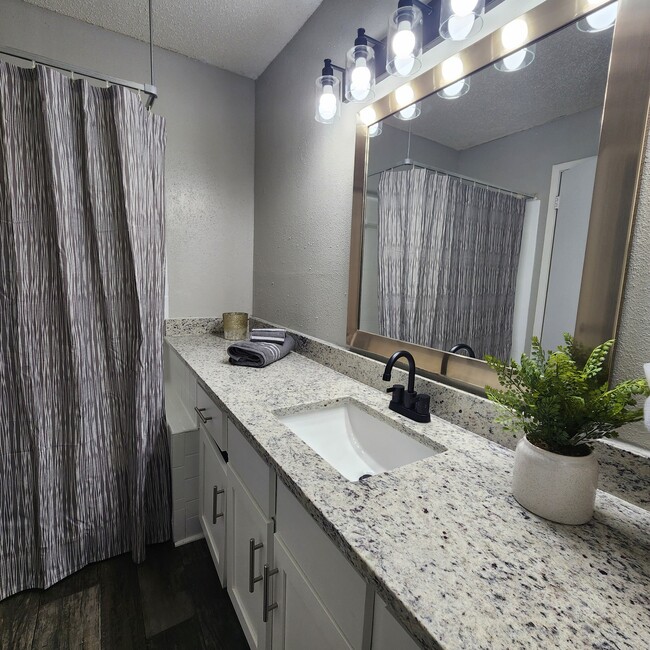 Summit of Thousand Oaks - Alquileres en San Antonio, TX | Apartamentos.com