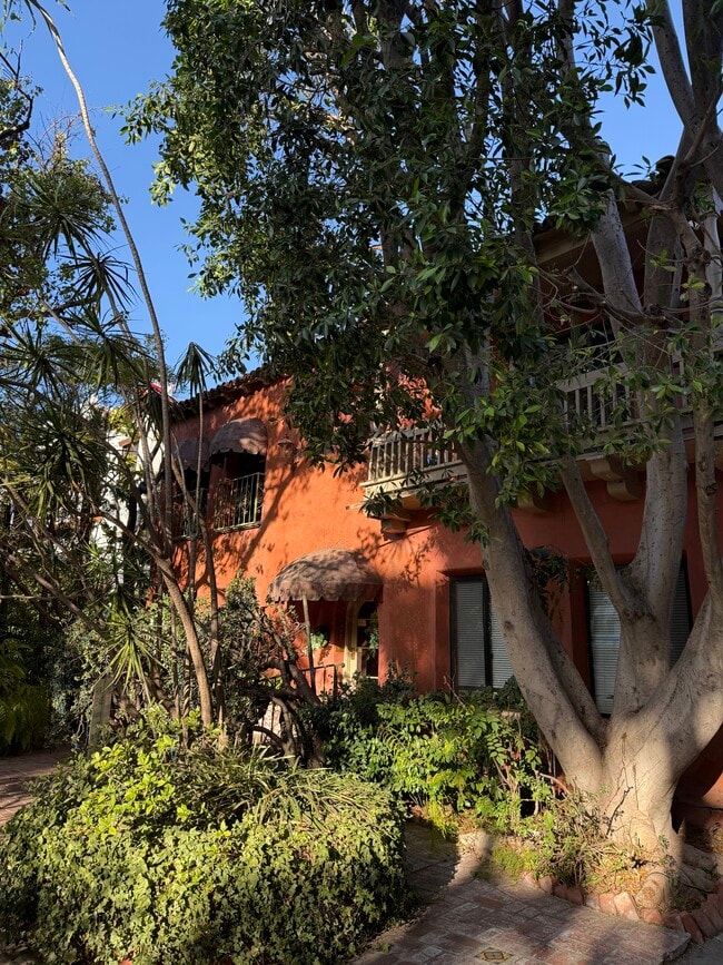 Foto del edificio - 840 Huntley Dr