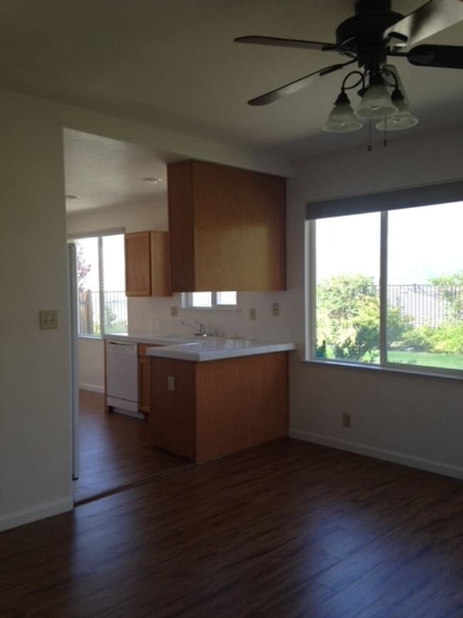 Building Photo - 2685 Glen Eagles Dr