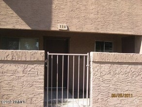 Building Photo - 4050 E Cactus Rd