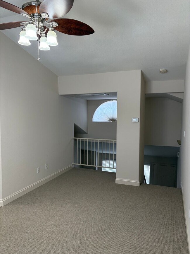 Foto del edificio - Cozy Loft-Style Studio - For Rent