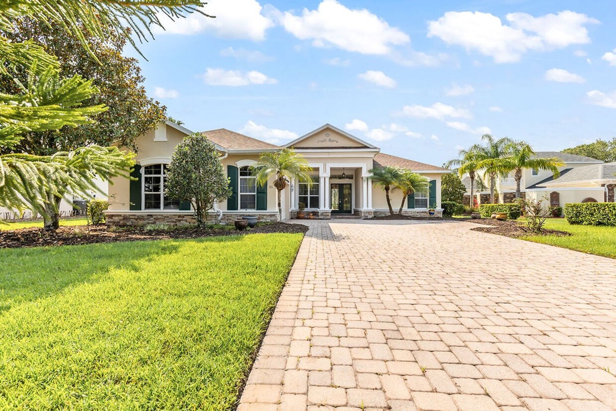 Primary Photo - Gorgeous 3/2 Pool Home in LPGA