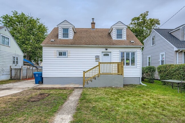 Foto del edificio - 14827 Kenneth Ave