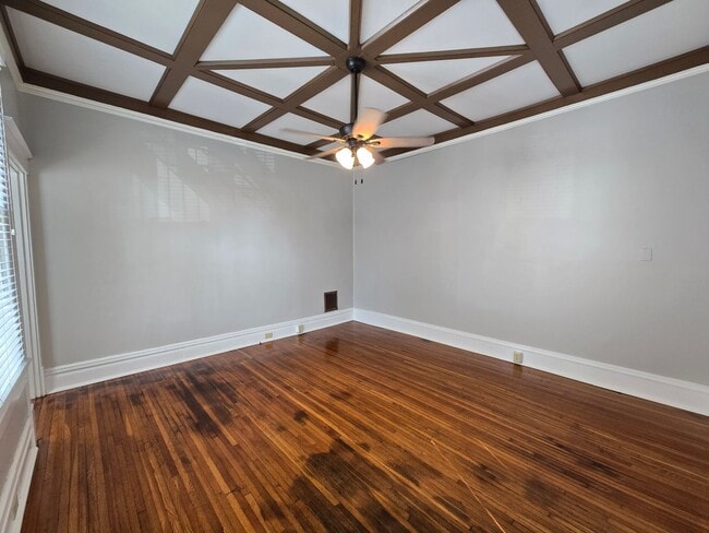 Building Photo - 1 Bedroom Northshore Apartment