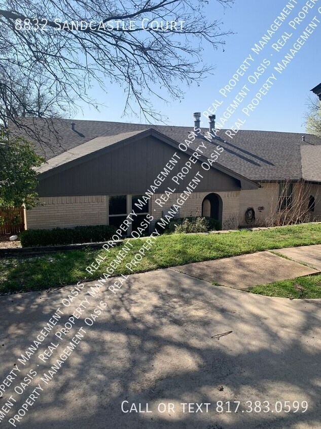 Foto principal - 8832 Sandcastle Ct