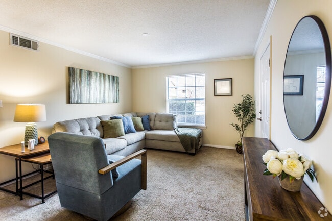 2BR, 2BA - 1,094SF - Living Room - The Wyndham Apartments