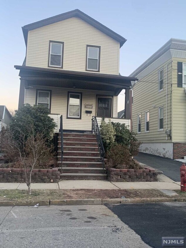 634 Chestnut St, Kearny, NJ 07032 House Rental in Kearny, NJ