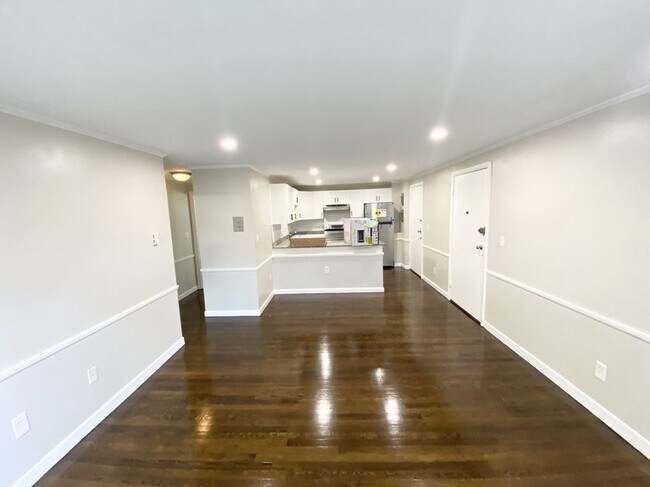 Building Photo - 520 Talbot Ave