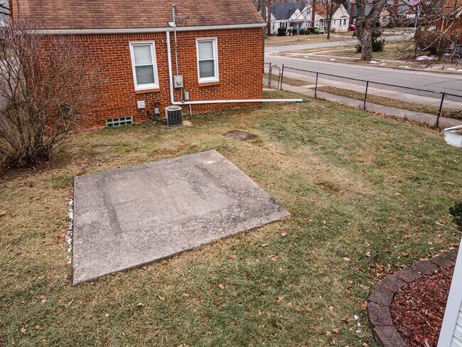 Building Photo - 3 bedroom - 1 bath - Dearborn - $1,395