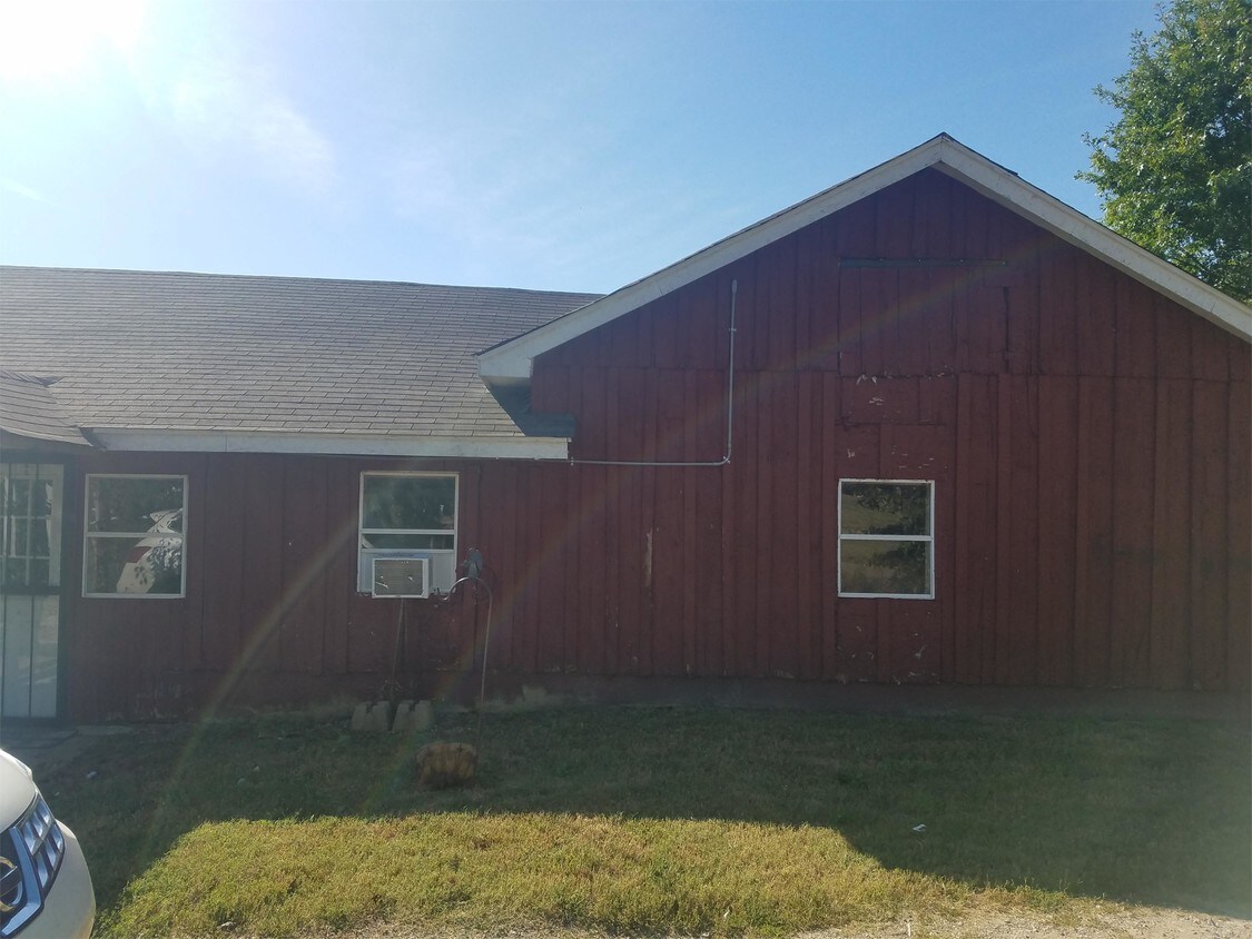 Primary Photo - 1135 Rasco Rd W