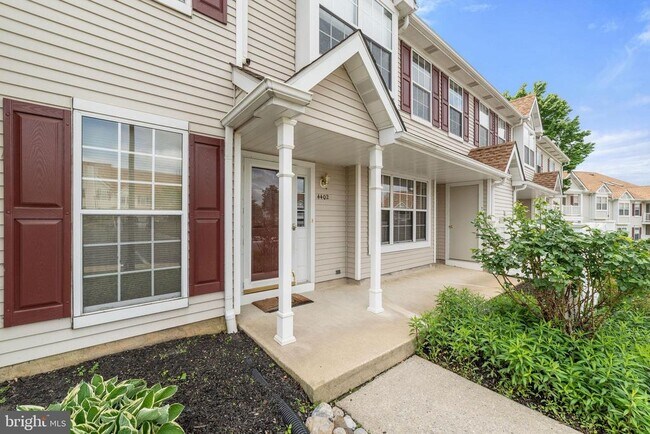Building Photo - 4402 Aberdeen Ln