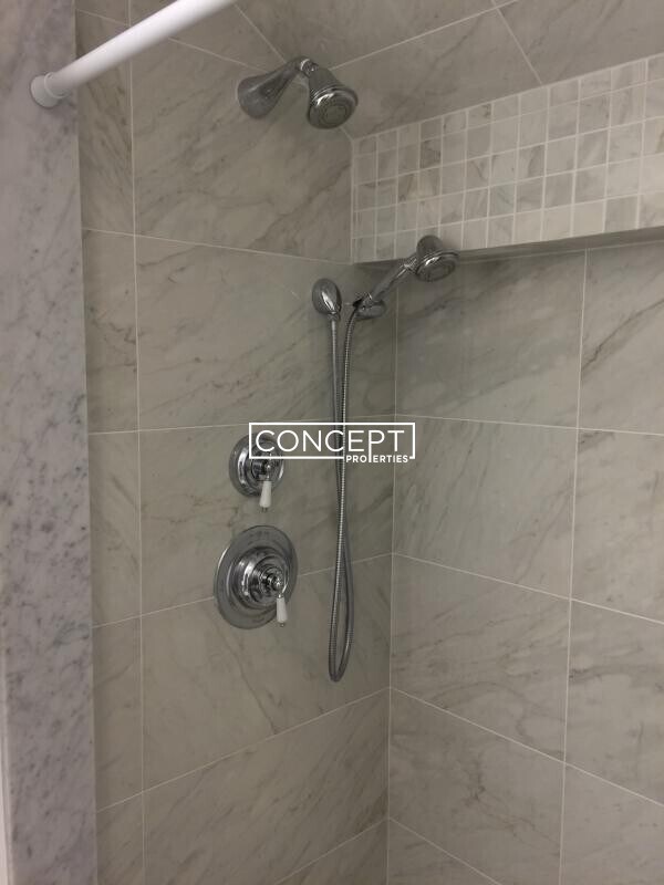 Building Photo - 16 Cedar Ln Way