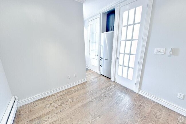 Building Photo - 234 Mott St