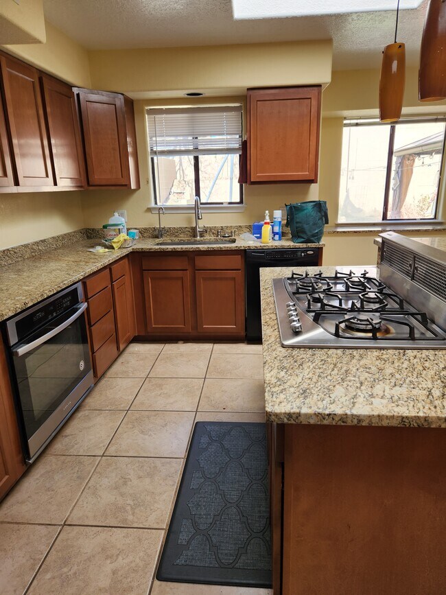 kitchen 1 - 9517 San Rafael Ave NE