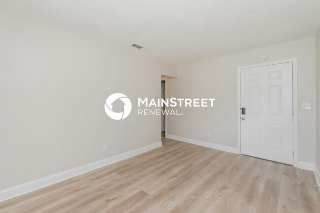 Foto del edificio - 3 Bedroom Pet-Friendly Home in Tampa, FL with Main Street Renewal