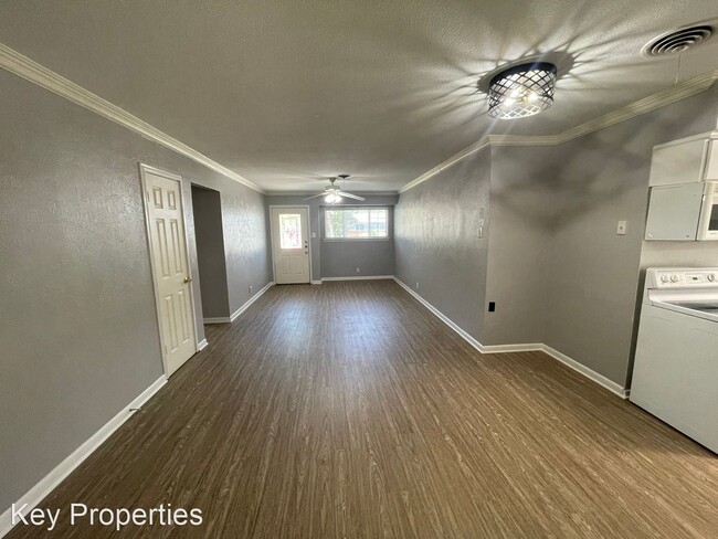 Building Photo - 3 br, 2 bath House - 820 Dee Lane