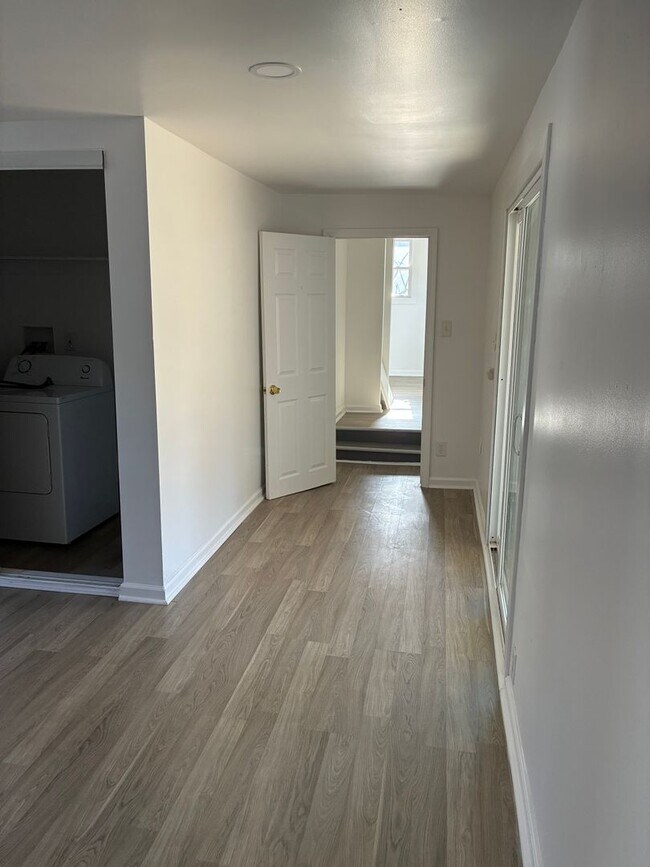 Foto del edificio - Fully Renovated 2-Bedroom Home with Huge Yard in Ferguson!