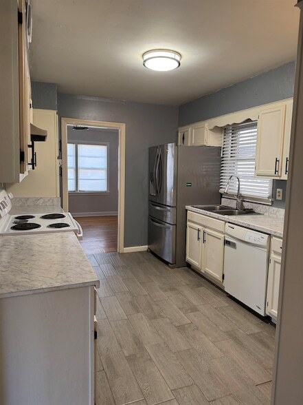 Foto del edificio - 4973 Greenway Rd