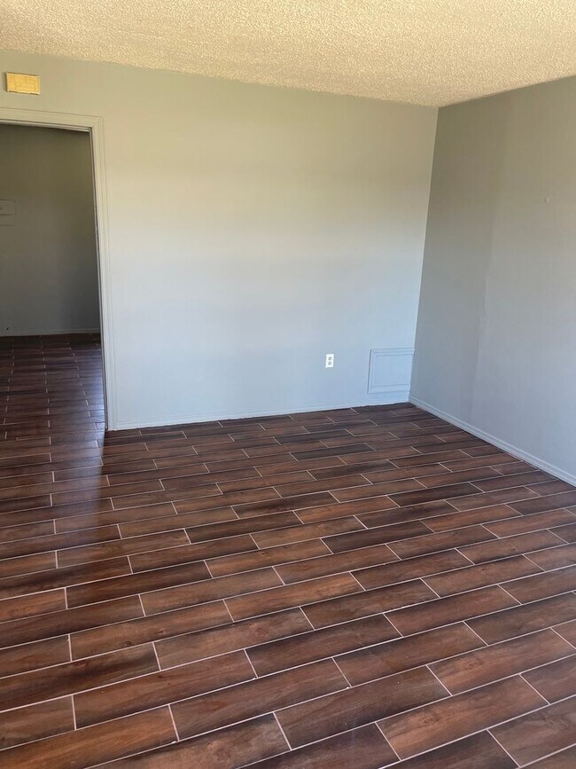 Building Photo - 205 N 37th St