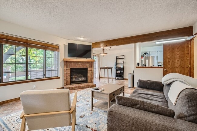 Photo - 2 BED/3 BATH Tri-level Townhome in ARVADA ...