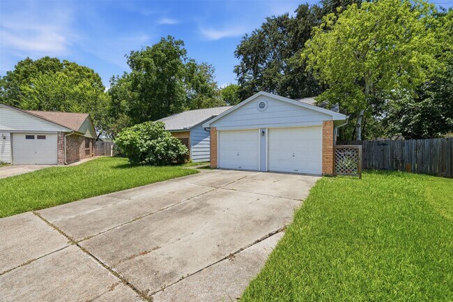 Building Photo - 214 Glen Haven Ct