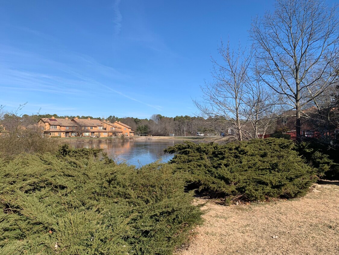 25 Newport Ct Unit 5, Brick, NJ 08724 Condo for Rent in Brick, NJ