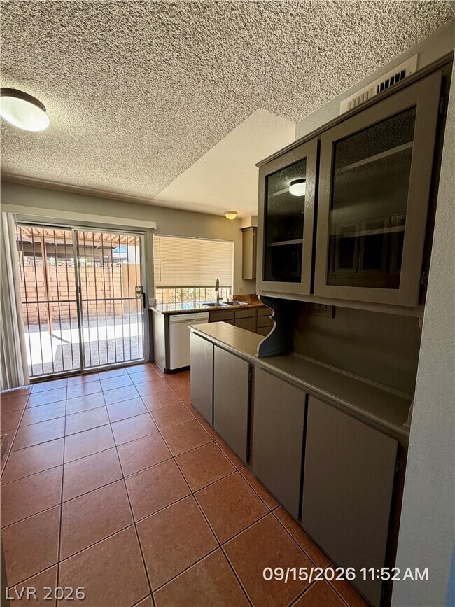 Foto del edificio - 6132 Meadowgrass Ln