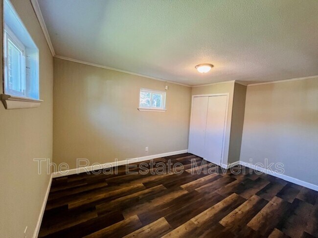 Foto del edificio - 287 Pine Ave