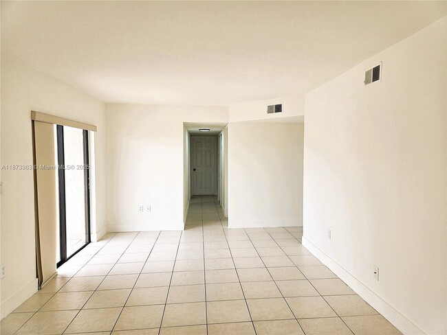 Foto del edificio - 8517 NW 7th St