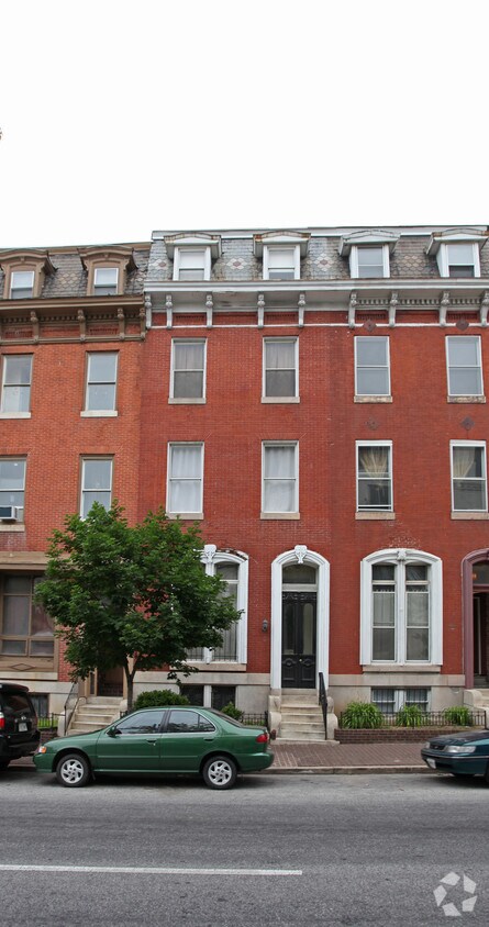 Primary Photo - 32 E Preston St