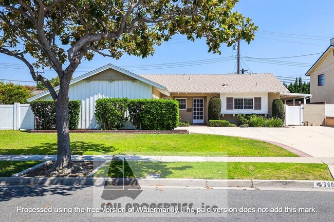 Building Photo - Charming Home in Vibrant Los Alamitos