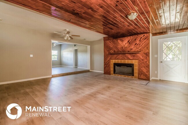 Foto del edificio - 579 N Lake Ave