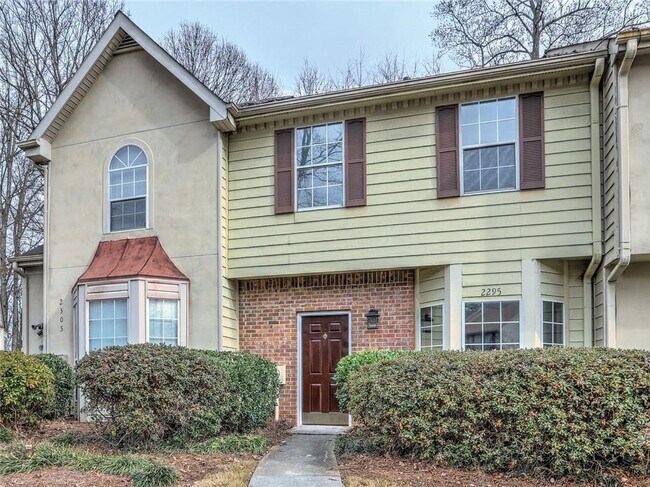 Building Photo - 2295 Fairways Ct