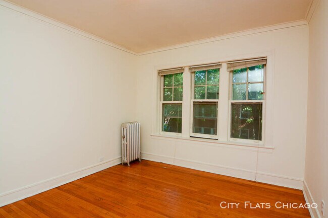 Building Photo - 4873 N Talman Ave