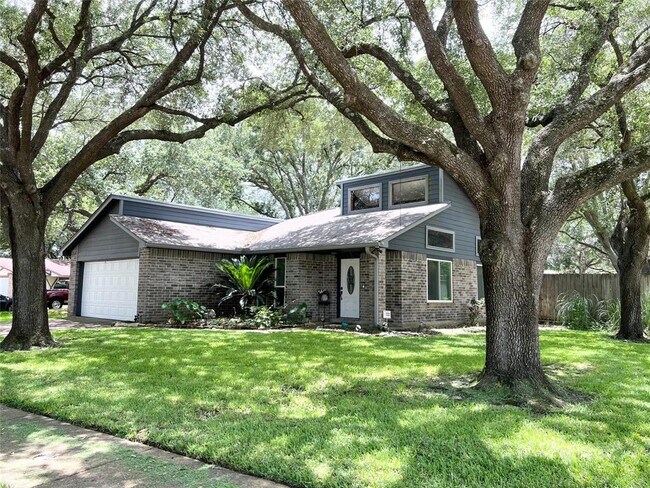 Foto del edificio - 3215 Keywood Ln