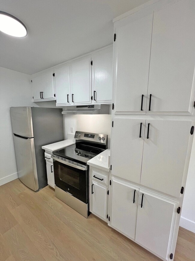 Building Photo - 118 S Wetherly Dr