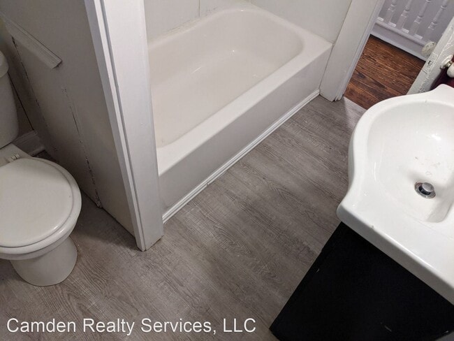 Foto del edificio - 3 br, 1 bath House - 216 Parker Ave