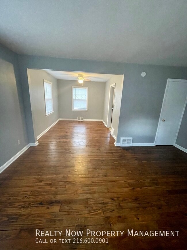 Building Photo - 3313 Sutton Rd