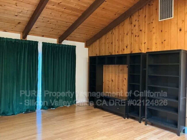 Building Photo - 124 Culligan Ct