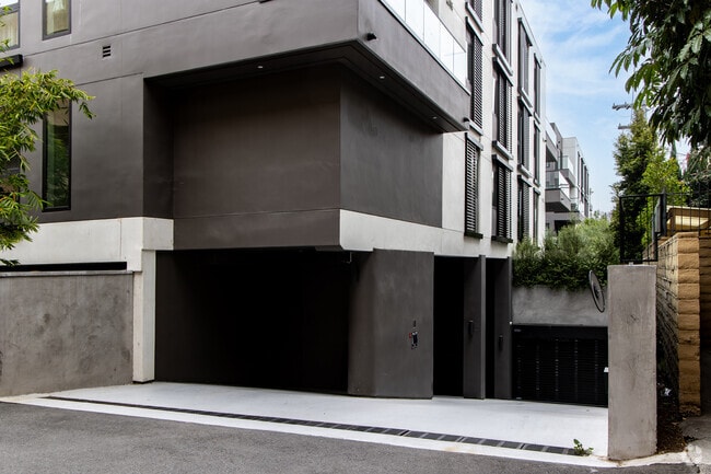 Garage Entrance - Delyla