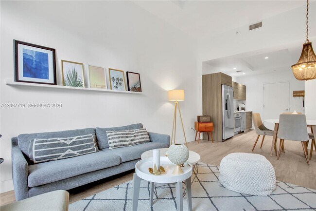 Foto del edificio - 121 NE 34th St